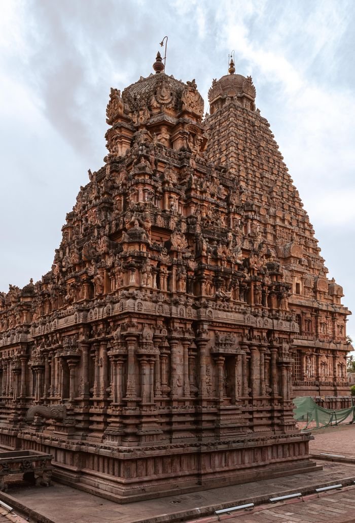 Explore the exquisite architecture of the Brihadeeswarar Temple in Thanjavur, Tamil Nadu, India.